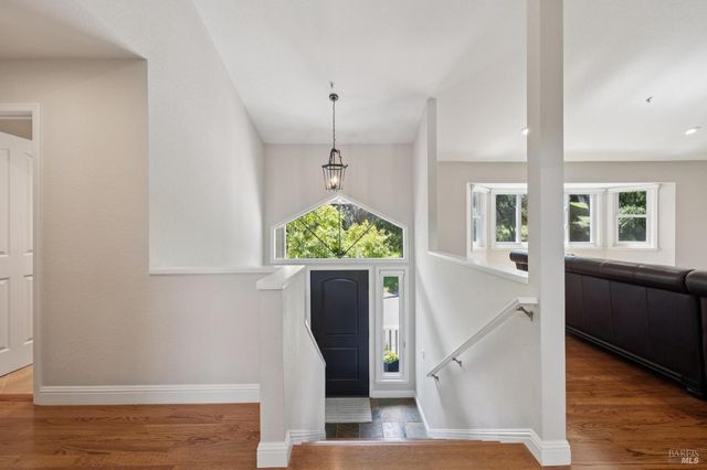 1158 Highland Dr, Novato, CA 94949