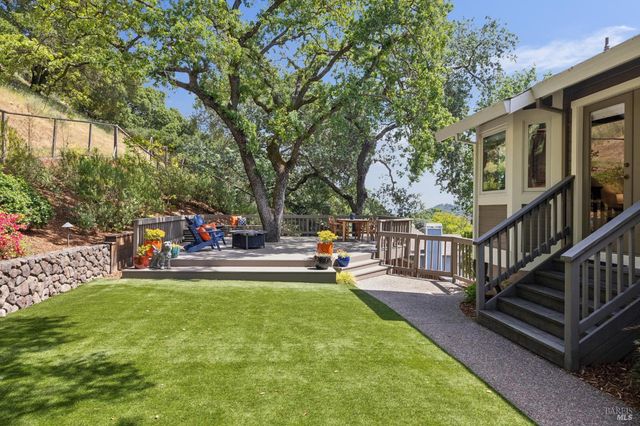 1158 Highland Dr, Novato, CA 94949