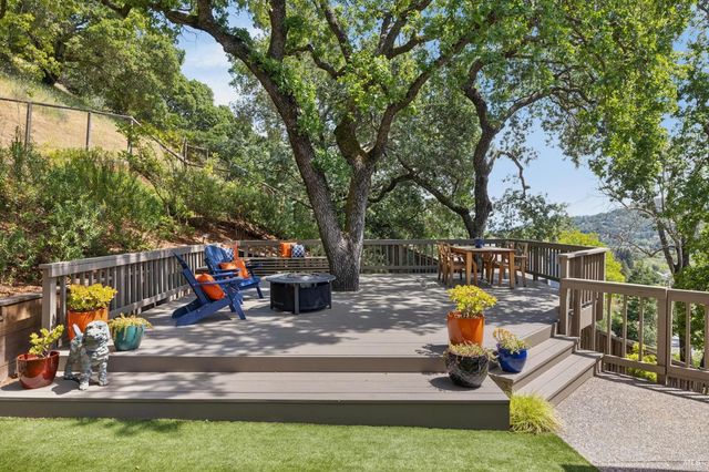 1158 Highland Dr, Novato, CA 94949