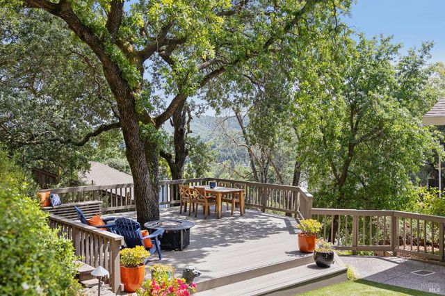 1158 Highland Dr, Novato, CA 94949