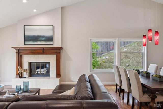 1158 Highland Dr, Novato, CA 94949