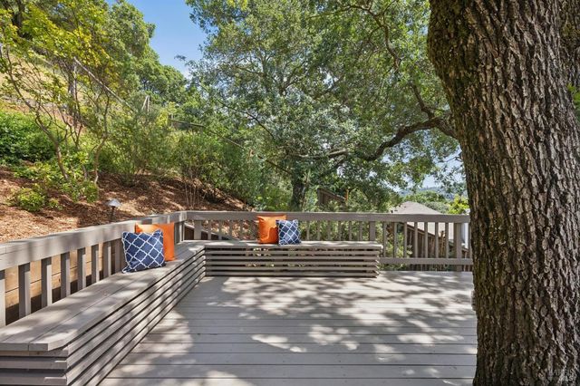 1158 Highland Dr, Novato, CA 94949