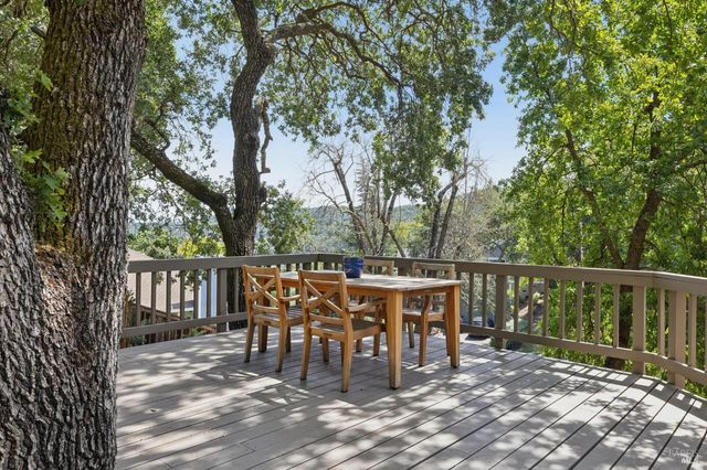 1158 Highland Dr, Novato, CA 94949