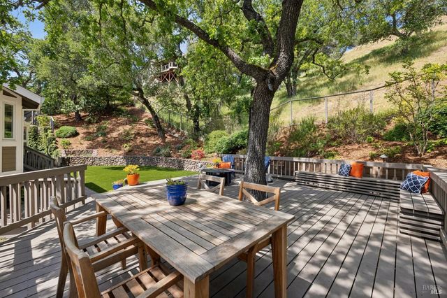 1158 Highland Dr, Novato, CA 94949