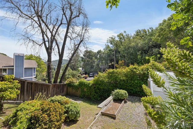 1158 Highland Dr, Novato, CA 94949