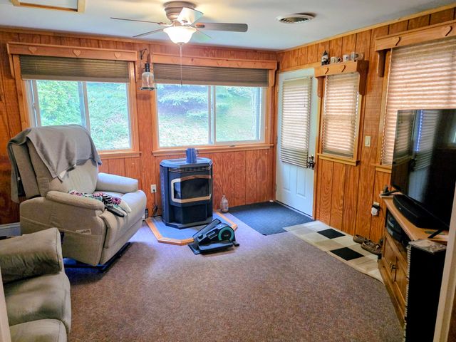 388 Sherbert Rd, Ashburnham, MA 01430