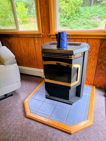 388 Sherbert Rd, Ashburnham, MA 01430