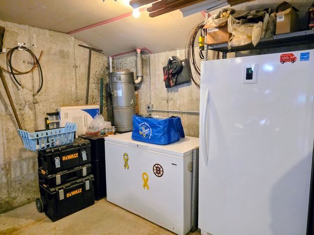 388 Sherbert Rd, Ashburnham, MA 01430