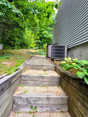 388 Sherbert Rd, Ashburnham, MA 01430