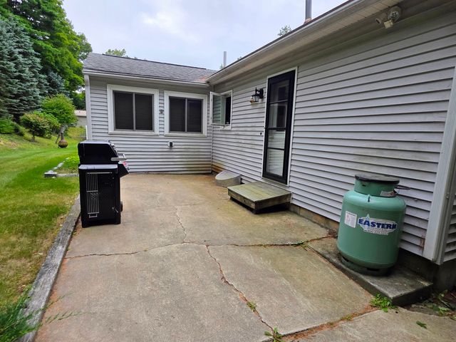 388 Sherbert Rd, Ashburnham, MA 01430