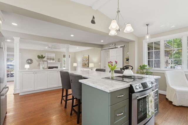 1120 Deleisseline Boulevard, Mount Pleasant, SC 29464