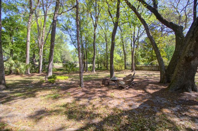 1120 Deleisseline Boulevard, Mount Pleasant, SC 29464