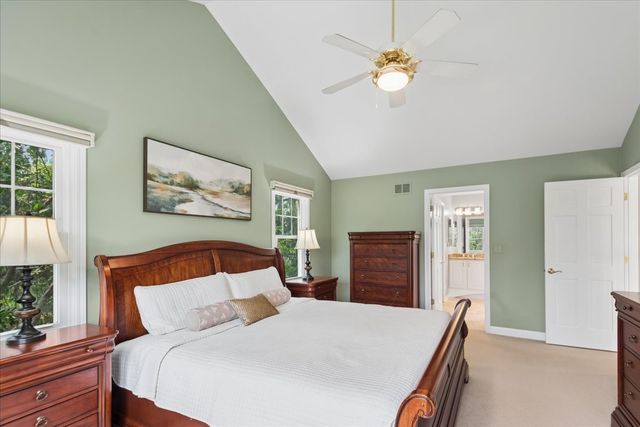 14380 W Shankiln Court, Green Oaks, IL 60048