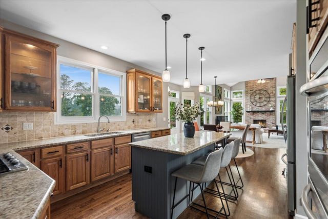14380 W Shankiln Court, Green Oaks, IL 60048
