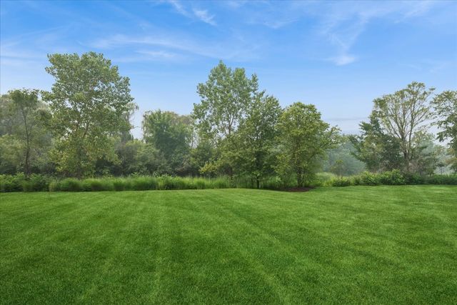 14380 W Shankiln Court, Green Oaks, IL 60048