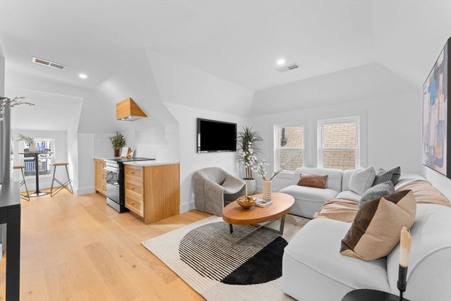 57 Weld Hill St 3, Boston, MA 02130