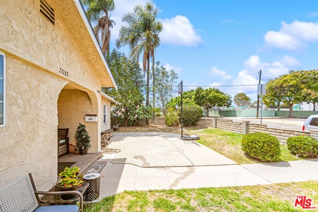 2038 S Alma Street, Los Angeles, CA 90731