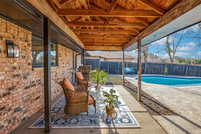 3219 Luallen Drive, Carrollton, TX 75007