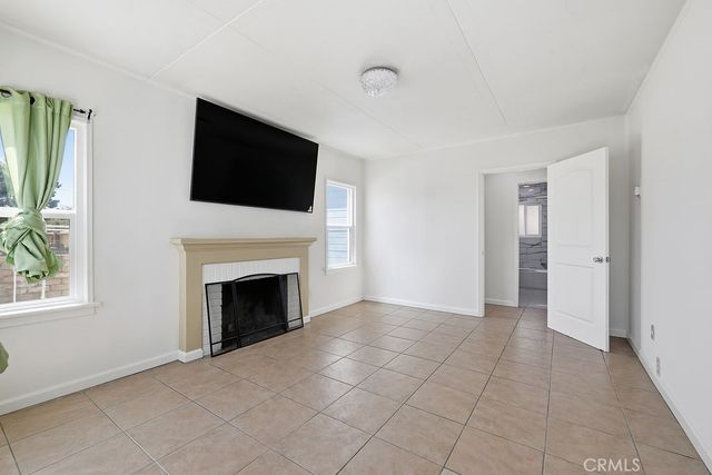 557 W Oldfield Street, Lancaster, CA 93534