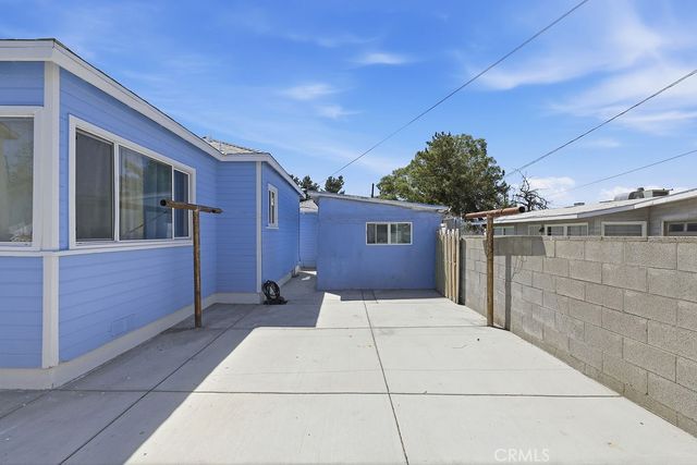 557 W Oldfield Street, Lancaster, CA 93534