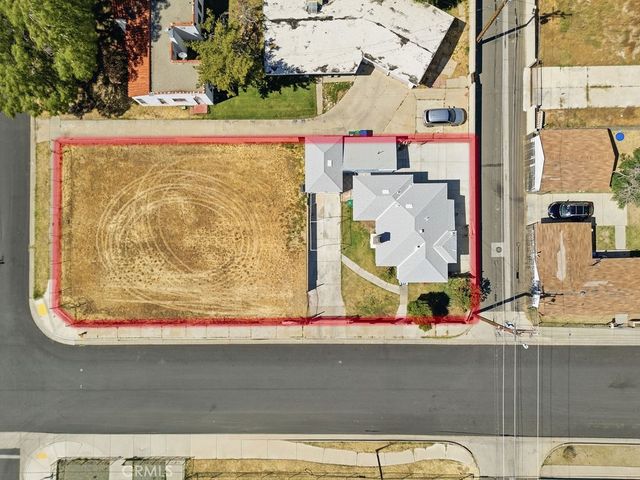 557 W Oldfield Street, Lancaster, CA 93534