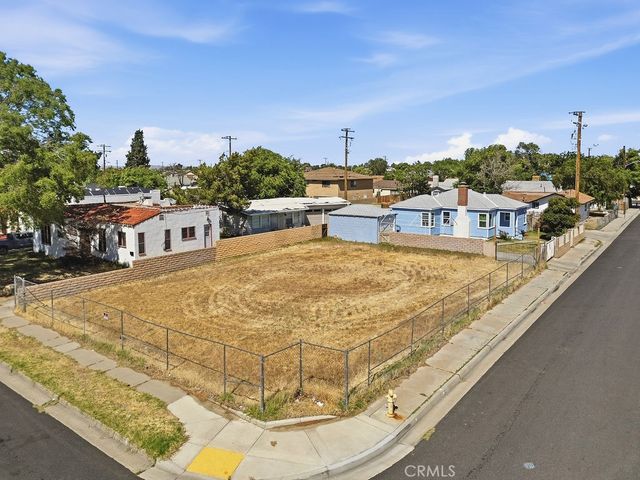 557 W Oldfield Street, Lancaster, CA 93534