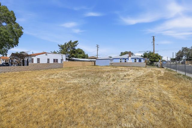 557 W Oldfield Street, Lancaster, CA 93534