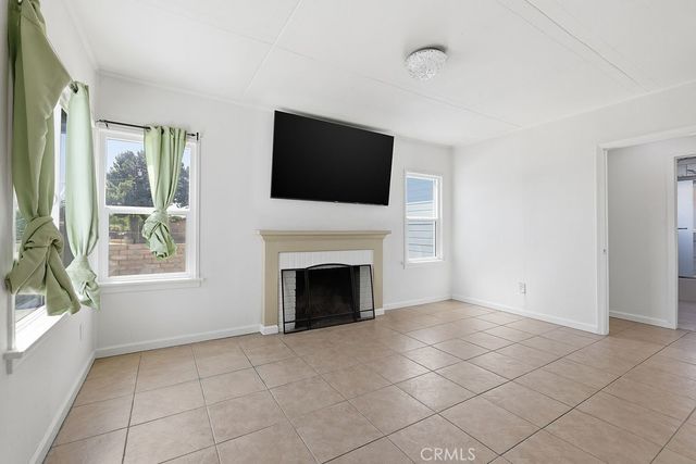 557 W Oldfield Street, Lancaster, CA 93534