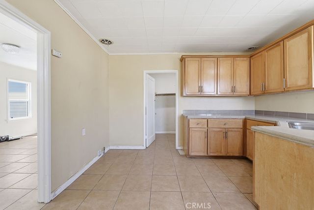557 W Oldfield Street, Lancaster, CA 93534