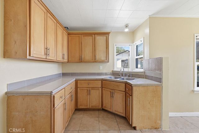 557 W Oldfield Street, Lancaster, CA 93534