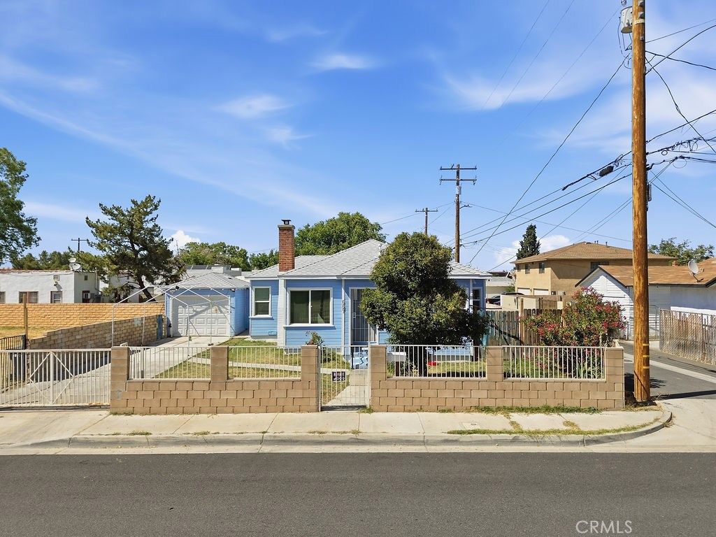 557 W Oldfield Street, Lancaster, CA 93534