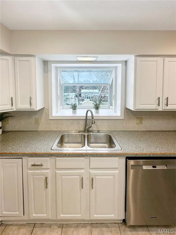 5457 Mild Drive, Oakville, MO 63129