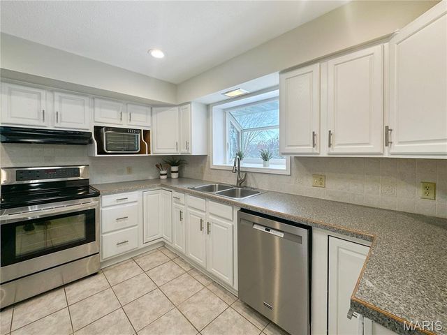 5457 Mild Drive, Oakville, MO 63129