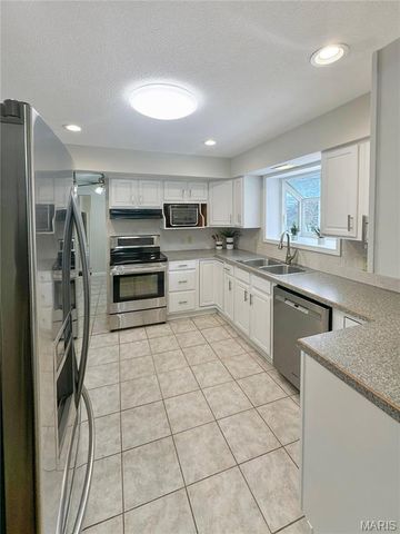 5457 Mild Drive, Oakville, MO 63129