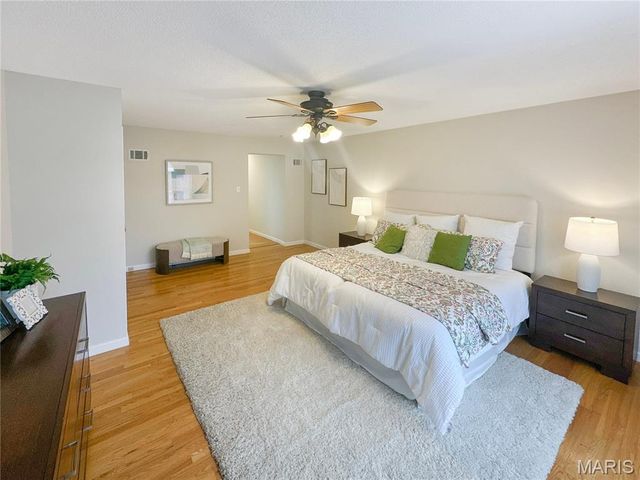 5457 Mild Drive, Oakville, MO 63129