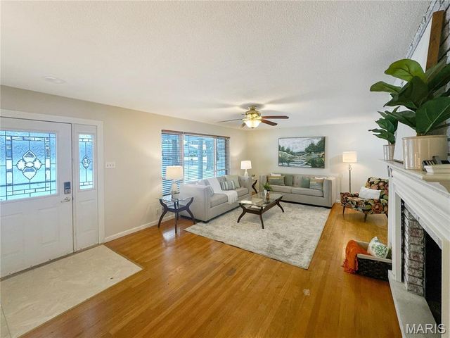 5457 Mild Drive, Oakville, MO 63129