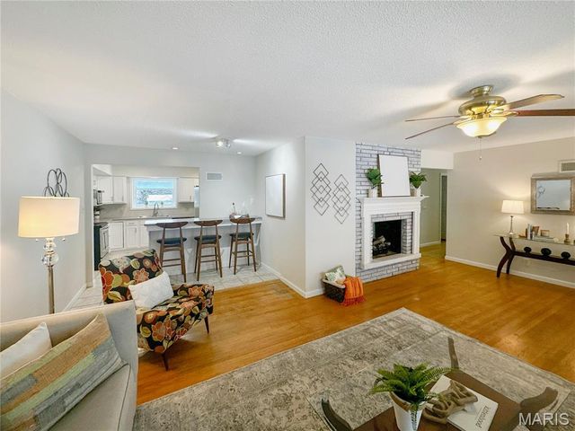 5457 Mild Drive, Oakville, MO 63129