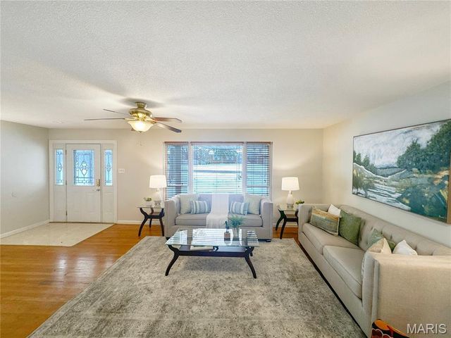 5457 Mild Drive, Oakville, MO 63129