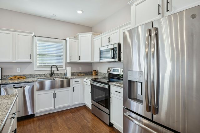 207 Bedford Ct, Hopkinsville, KY 42240