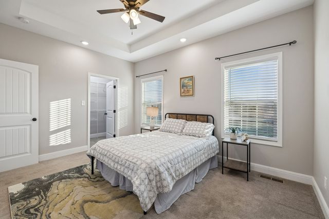 207 Bedford Ct, Hopkinsville, KY 42240