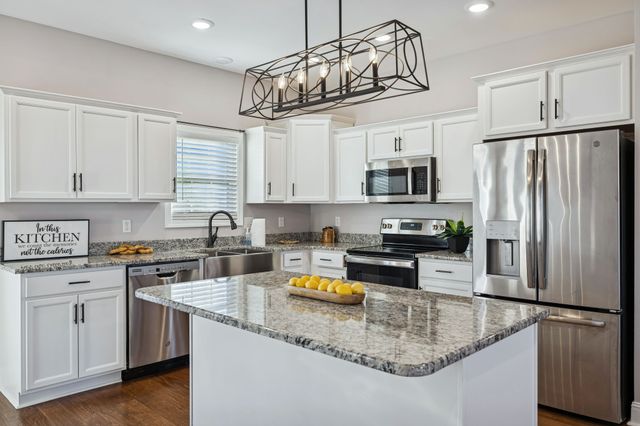 207 Bedford Ct, Hopkinsville, KY 42240