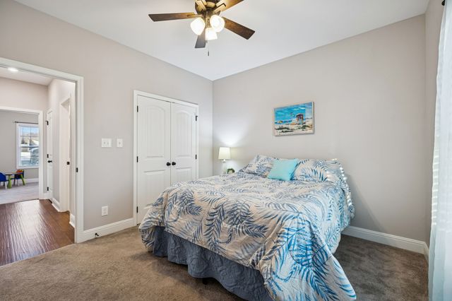 207 Bedford Ct, Hopkinsville, KY 42240