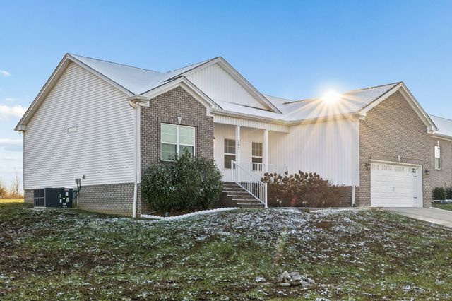 207 Bedford Ct, Hopkinsville, KY 42240