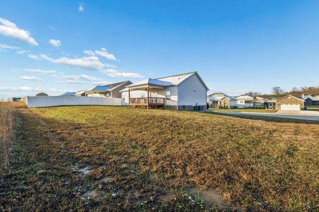 207 Bedford Ct, Hopkinsville, KY 42240