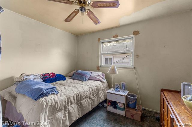 5622 Campbell Street, Dearborn Heights, MI 48125