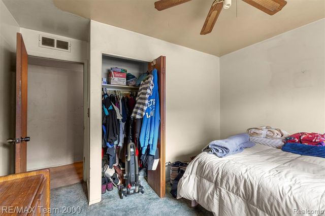 5622 Campbell Street, Dearborn Heights, MI 48125