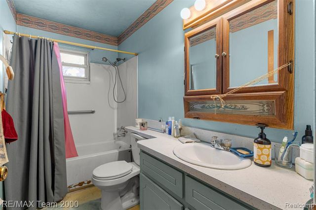 5622 Campbell Street, Dearborn Heights, MI 48125