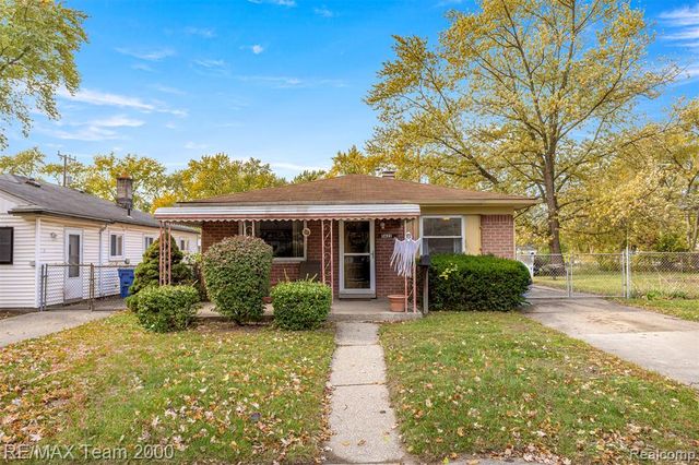 5622 Campbell Street, Dearborn Heights, MI 48125