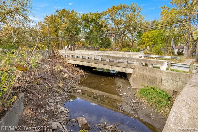 5622 Campbell Street, Dearborn Heights, MI 48125