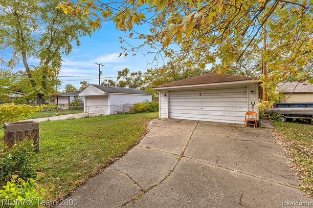 5622 Campbell Street, Dearborn Heights, MI 48125